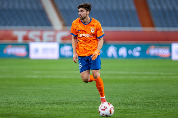 未随队出征上海！媒体人：泽卡之前确实带伤的，这场打不了了