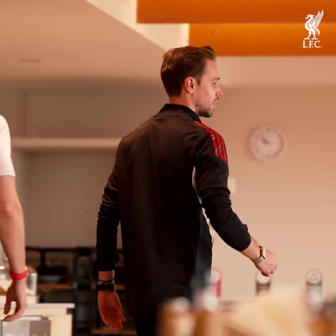 九游体育入口-纯享版📽️利物浦1.44亿欧豪车到货，伊萨克训练场首训进球如麻